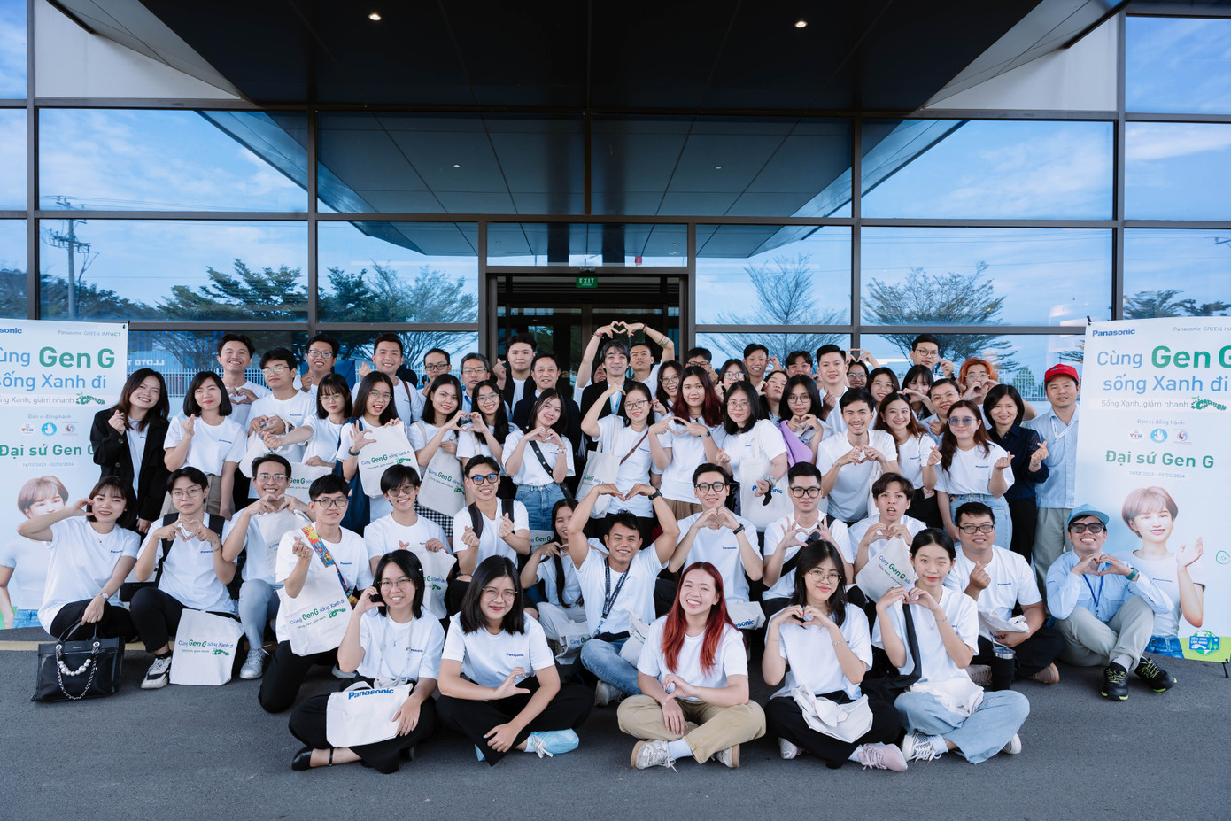 Với Hòa, tình nguyện có sức mạnh gắn kết những con người từ lạ thành quen.