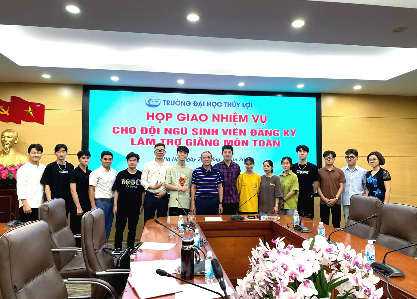 Việt Hoàng đăng ký làm trợ giảng môn toán cao cấp. Việt Hoàng đăng ký làm trợ giảng môn toán cao cấp.