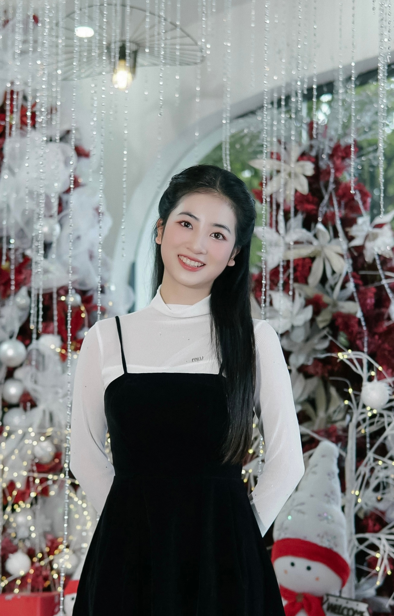 Cô bắt đầu với các vai nhỏ trong phim sitcom trước khi tham gia phim truyền hình giờ vàng.