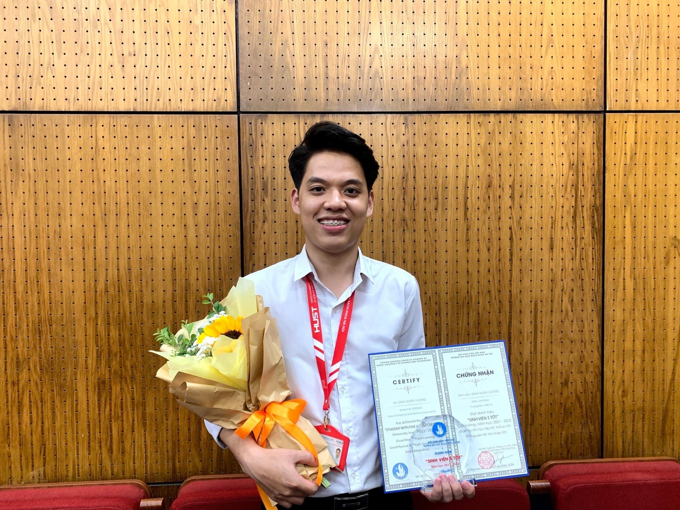 Đinh Xuân Vương (sinh năm 2001) hiện đang là sinh viên năm cuối Đại học Bách khoa Hà Nội.