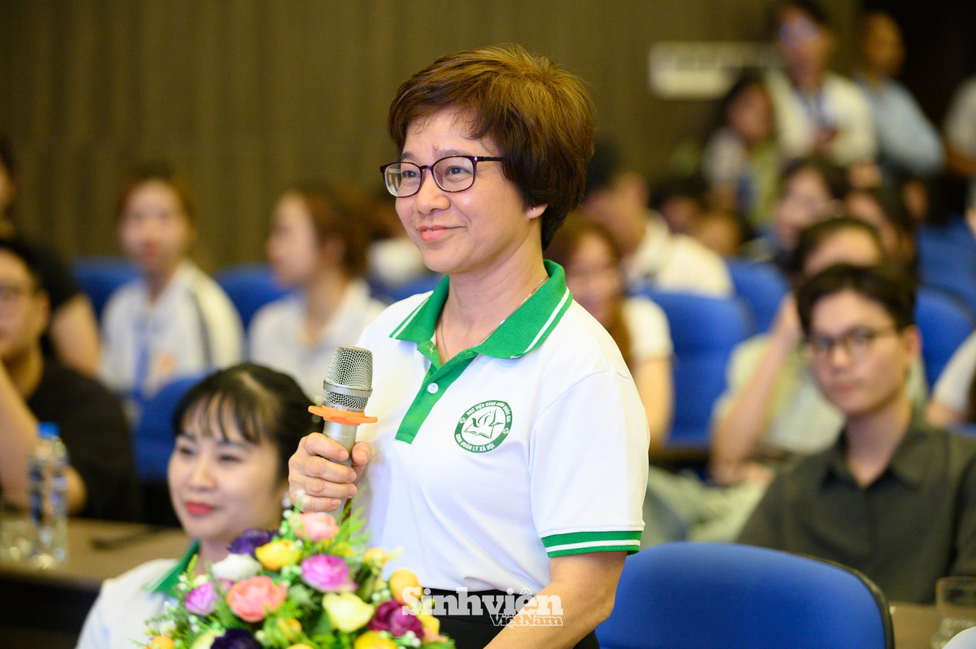 TS. Tạ Thị Hương đặt câu hỏi về vấn đề xây dựng thương hiệu địa phương tại Việt Nam. TS. Tạ Thị Hương đặt câu hỏi về vấn đề xây dựng thương hiệu địa phương tại Việt Nam.