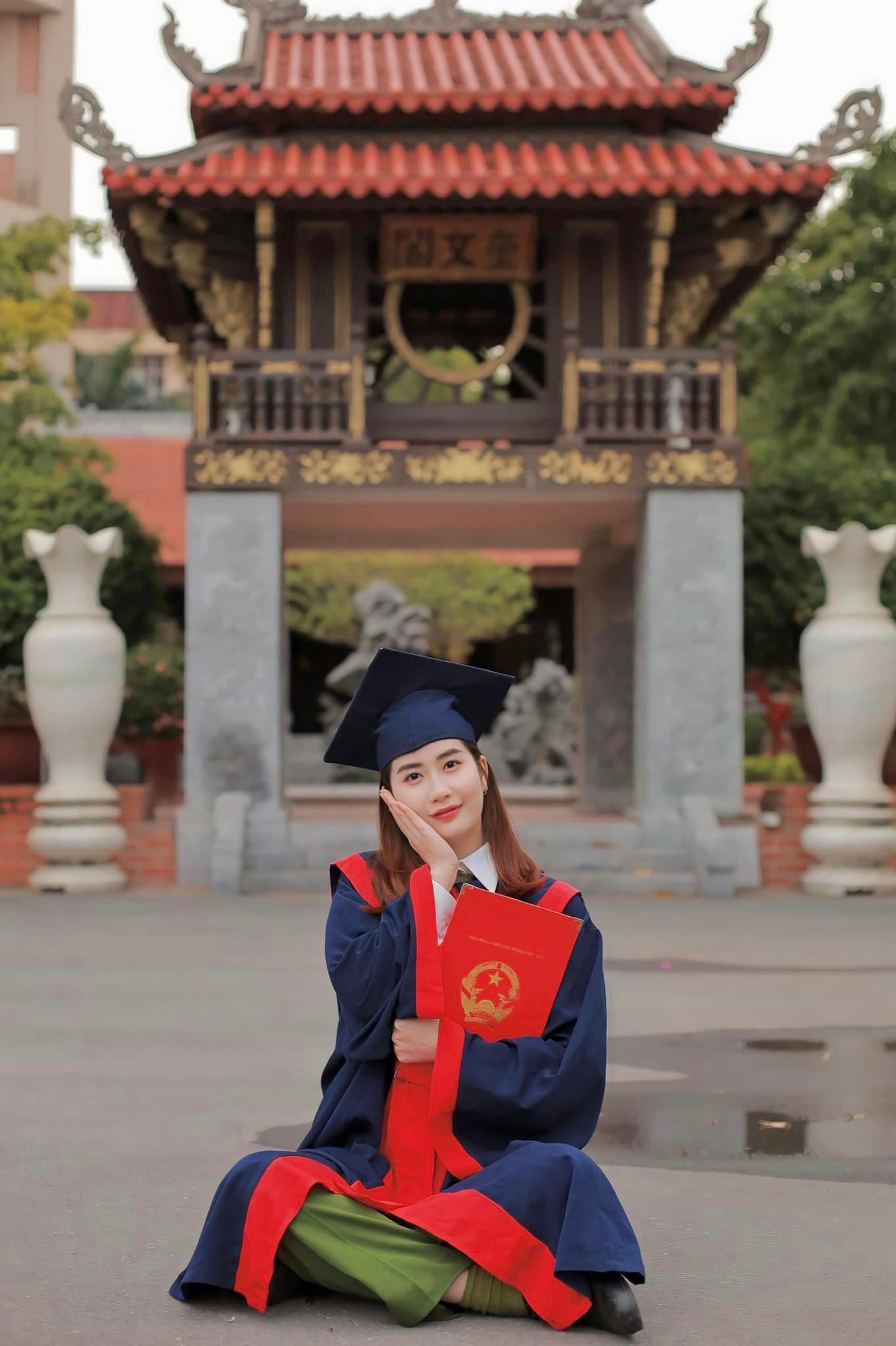 Cô nàng gặt hái được nhiều kết quả “ngọt ngào” nhờ vào sự kiên trì và nỗ lực. Cô nàng gặt hái được nhiều kết quả “ngọt ngào” nhờ vào sự kiên trì và nỗ lực.