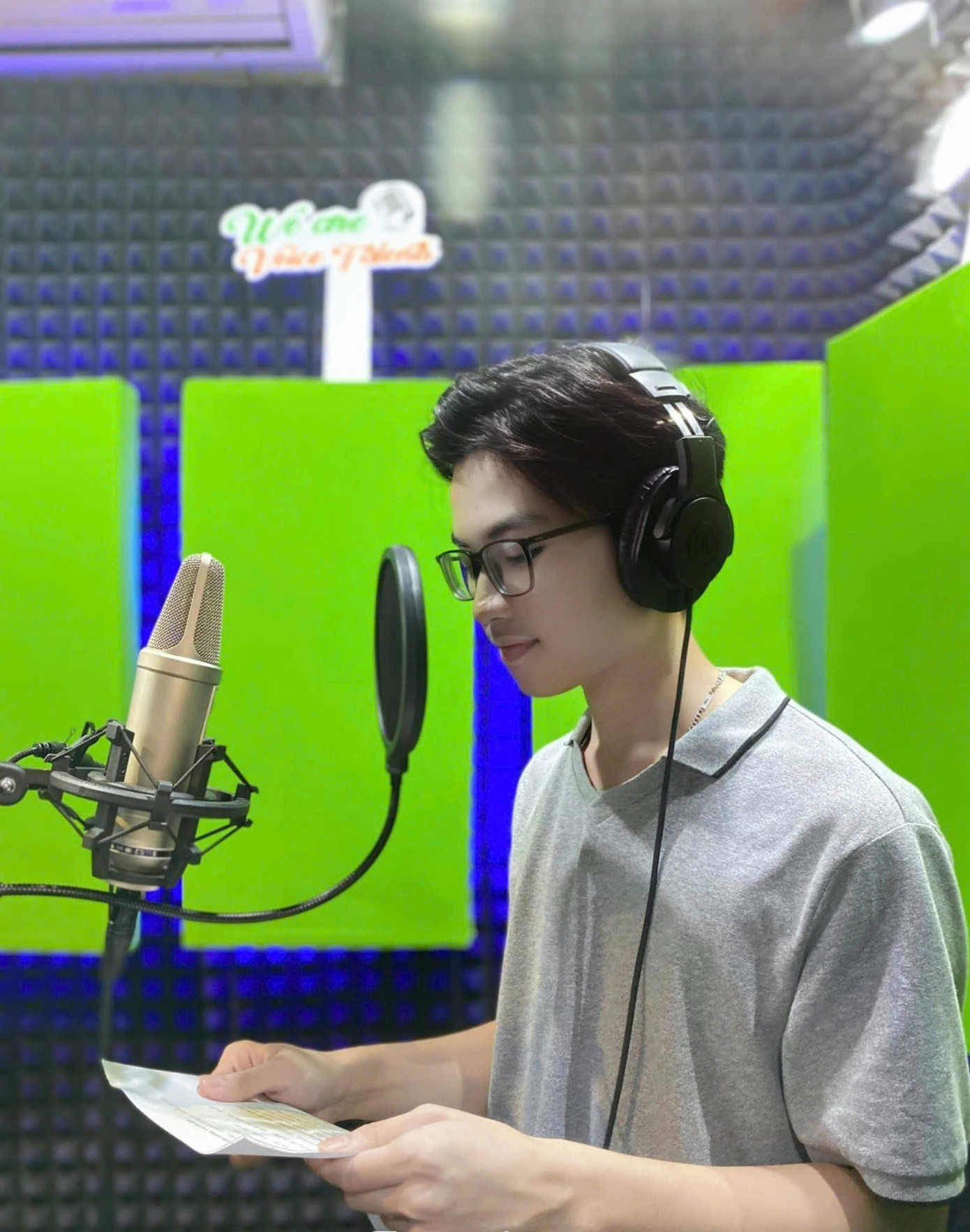 Nam Khánh tham gia buổi casting thu âm. Nam Khánh tham gia buổi casting thu âm.