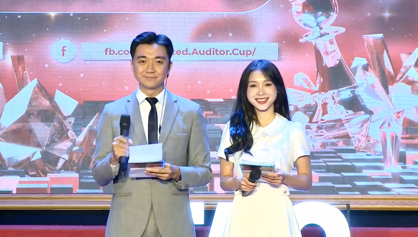 Phương Thảo làm MC cho chung kết cuộc thi "Talented Auditor Cup 2024" - Trường Đại học Ngoại thương. Phương Thảo làm MC cho chung kết cuộc thi "Talented Auditor Cup 2024" - Trường Đại học Ngoại thương.