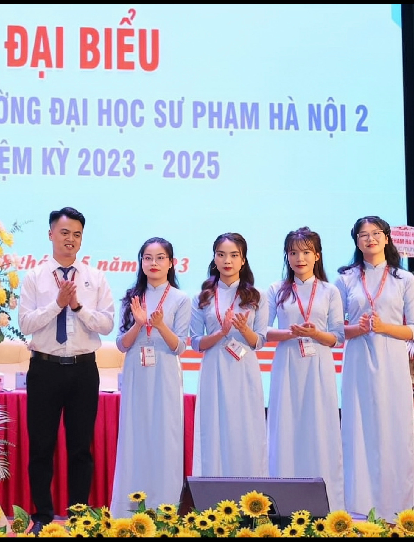 Dương là thành viên của Đoàn Chủ tịch tại Đại hội Đại biểu Hội Sinh viên Việt Nam trường. Dương là thành viên của Đoàn Chủ tịch tại Đại hội Đại biểu Hội Sinh viên Việt Nam trường.