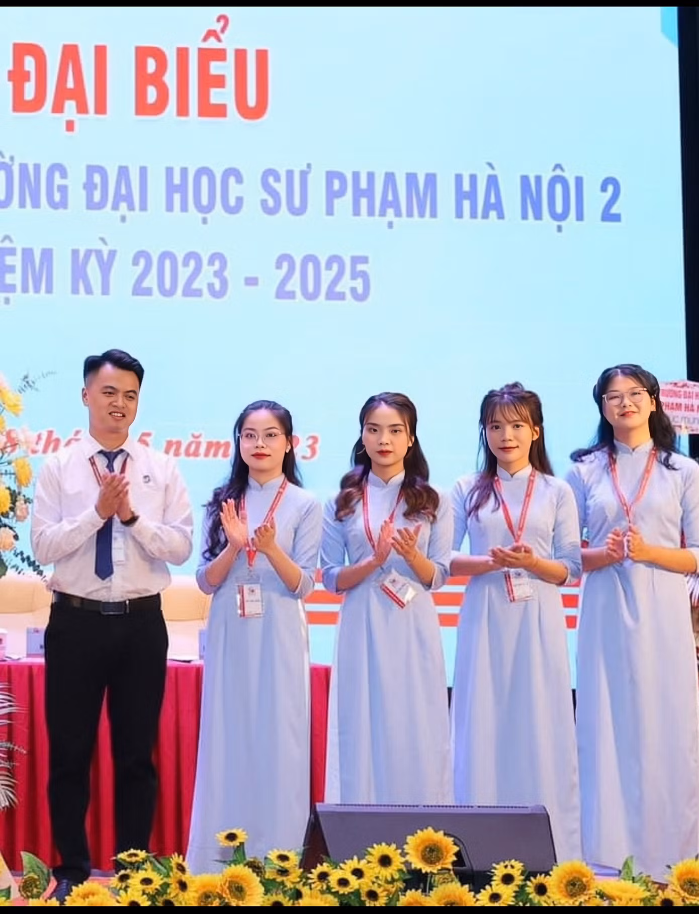 Dương là thành viên của Đoàn Chủ tịch tại Đại hội Đại biểu Hội Sinh viên Việt Nam trường. Dương là thành viên của Đoàn Chủ tịch tại Đại hội Đại biểu Hội Sinh viên Việt Nam trường.