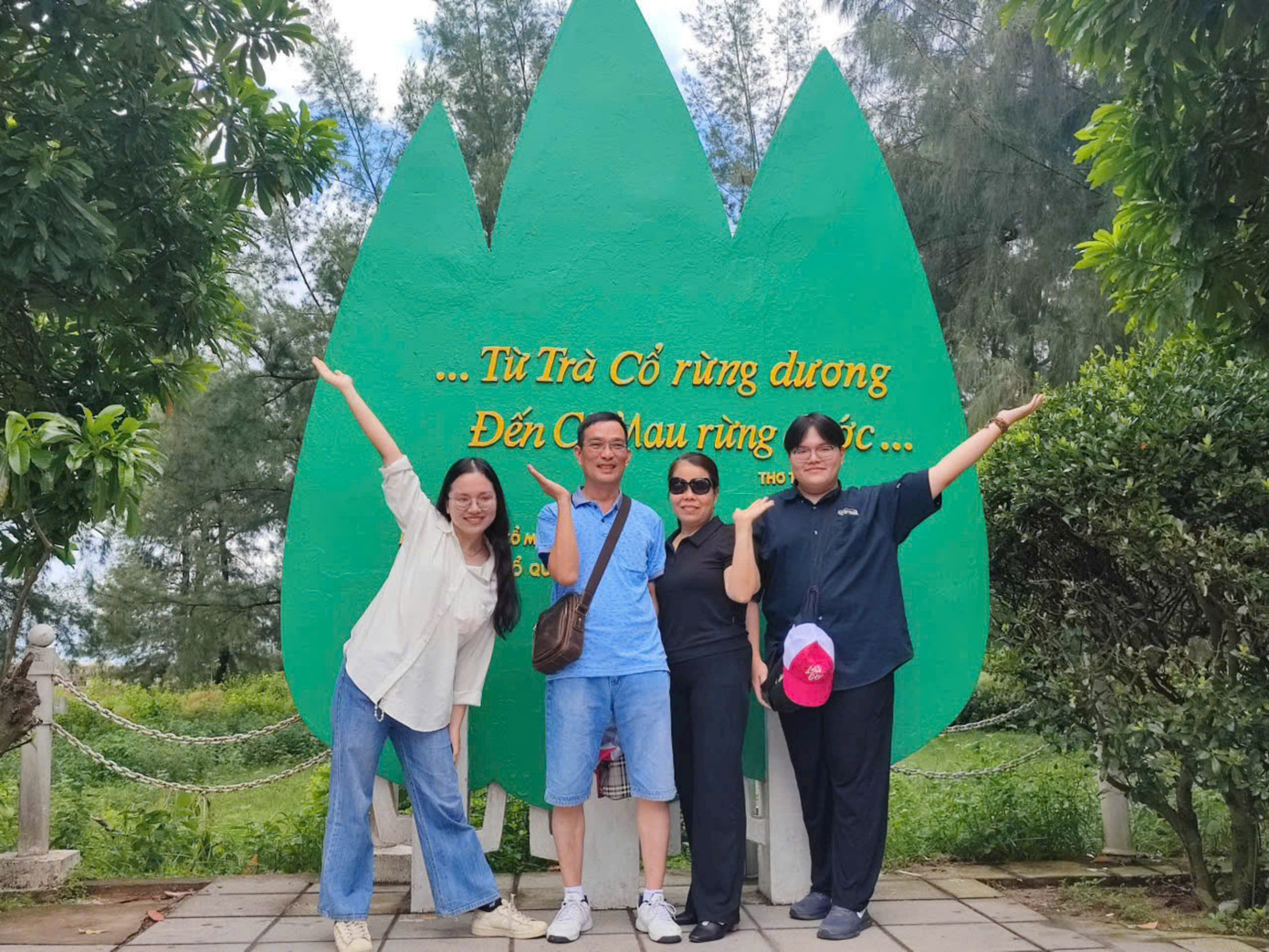 Đối với quyết định của con trai, bố mẹ Tiến Dũng cũng hết lòng ủng hộ. Nam sinh cảm thấy may mắn vì có phụ huynh luôn cố gắng tạo điều kiện cho con cái được học hành tới nơi tới chốn, cởi mở và tôn trọng với lựa chọn con đường tương lai của các con. (Ảnh: NVCC)