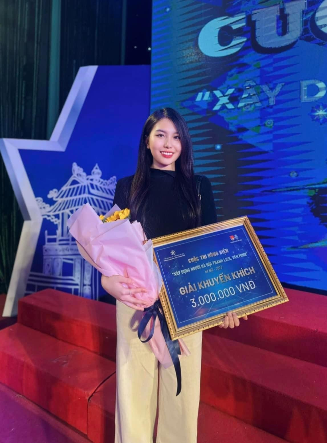 Như Quỳnh luôn chăm chỉ và cố gắng để bản thân của ngày hôm nay tốt hơn bản thân của ngày hôm qua.