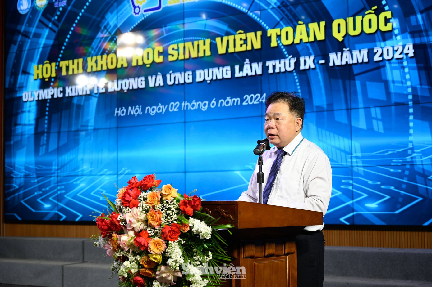 NGND. GS. TS Nguyễn Trọng Cơ: “Chúng tôi hạnh phúc, tự hào vì sinh viên ngày nay năng động hơn, dám đặt mình vào những thử thách để vững vàng và trở thành công dân toàn cầu trong thời kỳ hội nhập quốc tế.” NGND. GS. TS Nguyễn Trọng Cơ: “Chúng tôi hạnh phúc, tự hào vì sinh viên ngày nay năng động hơn, dám đặt mình vào những thử thách để vững vàng và trở thành công dân toàn cầu trong thời kỳ hội nhập quốc tế.”