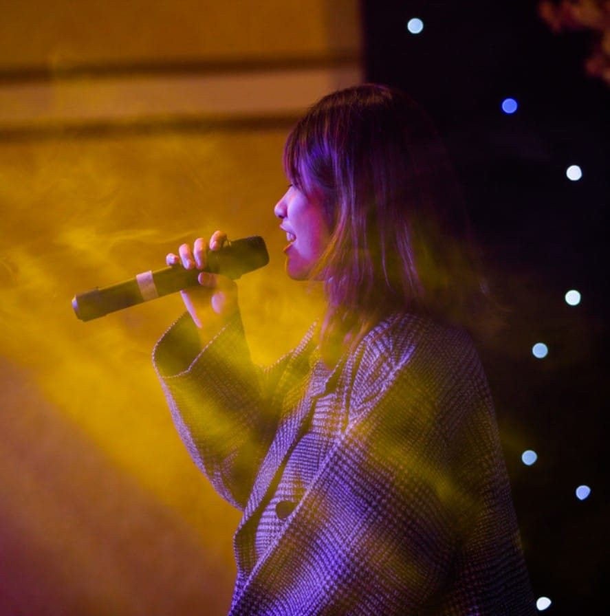 Ngọc Anh dần trở nên tự tin và phát triển bản thân.