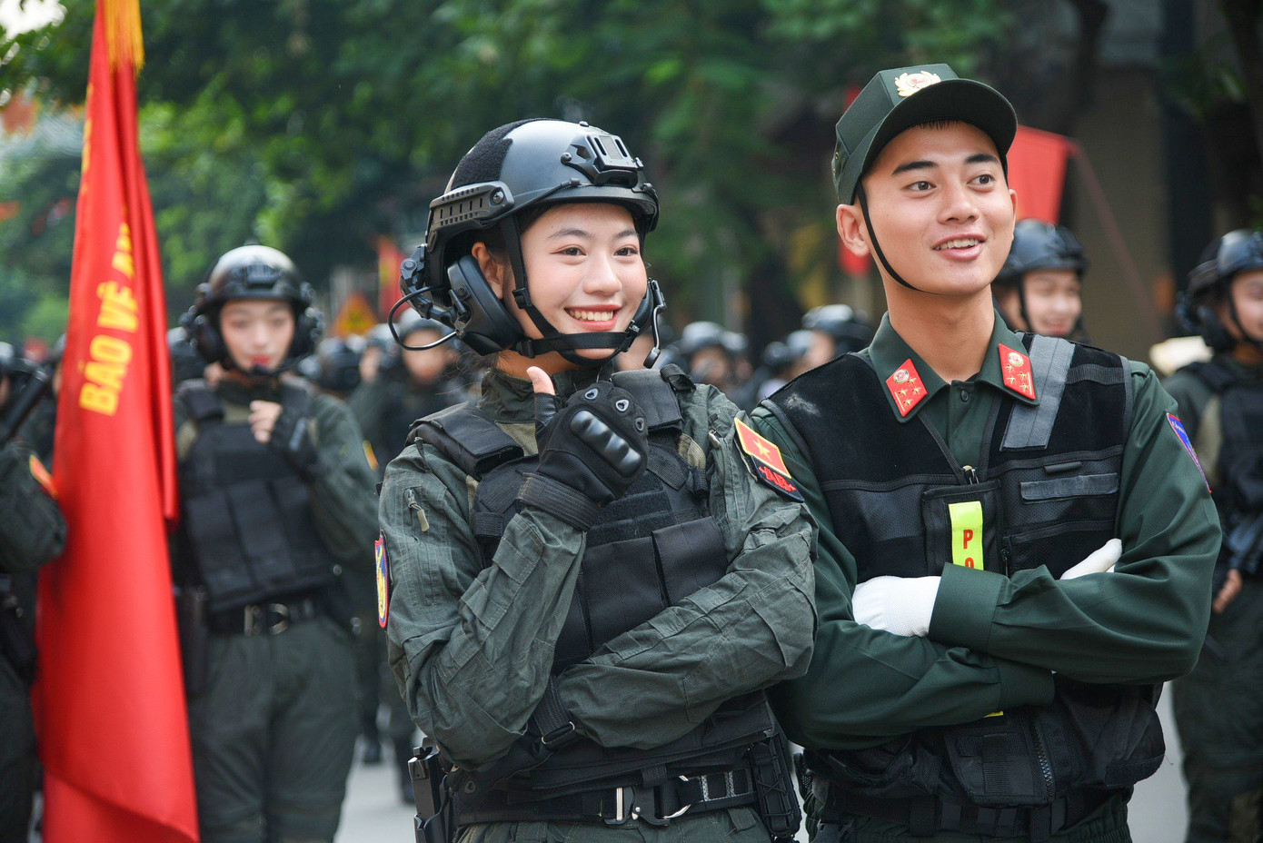 Khối trưởng là một vị trí rất quan trọng, đòi hỏi sự tập trung cao, nỗ lực rèn luyện cao và phải thật bản lĩnh nên bản thân mình phải tự cố gắng hơn mọi người để có thể xứng đáng trở thành người dẫn đầu đội hình của khối”. Khối trưởng là một vị trí rất quan trọng, đòi hỏi sự tập trung cao, nỗ lực rèn luyện cao và phải thật bản lĩnh nên bản thân mình phải tự cố gắng hơn mọi người để có thể xứng đáng trở thành người dẫn đầu đội hình của khối”.