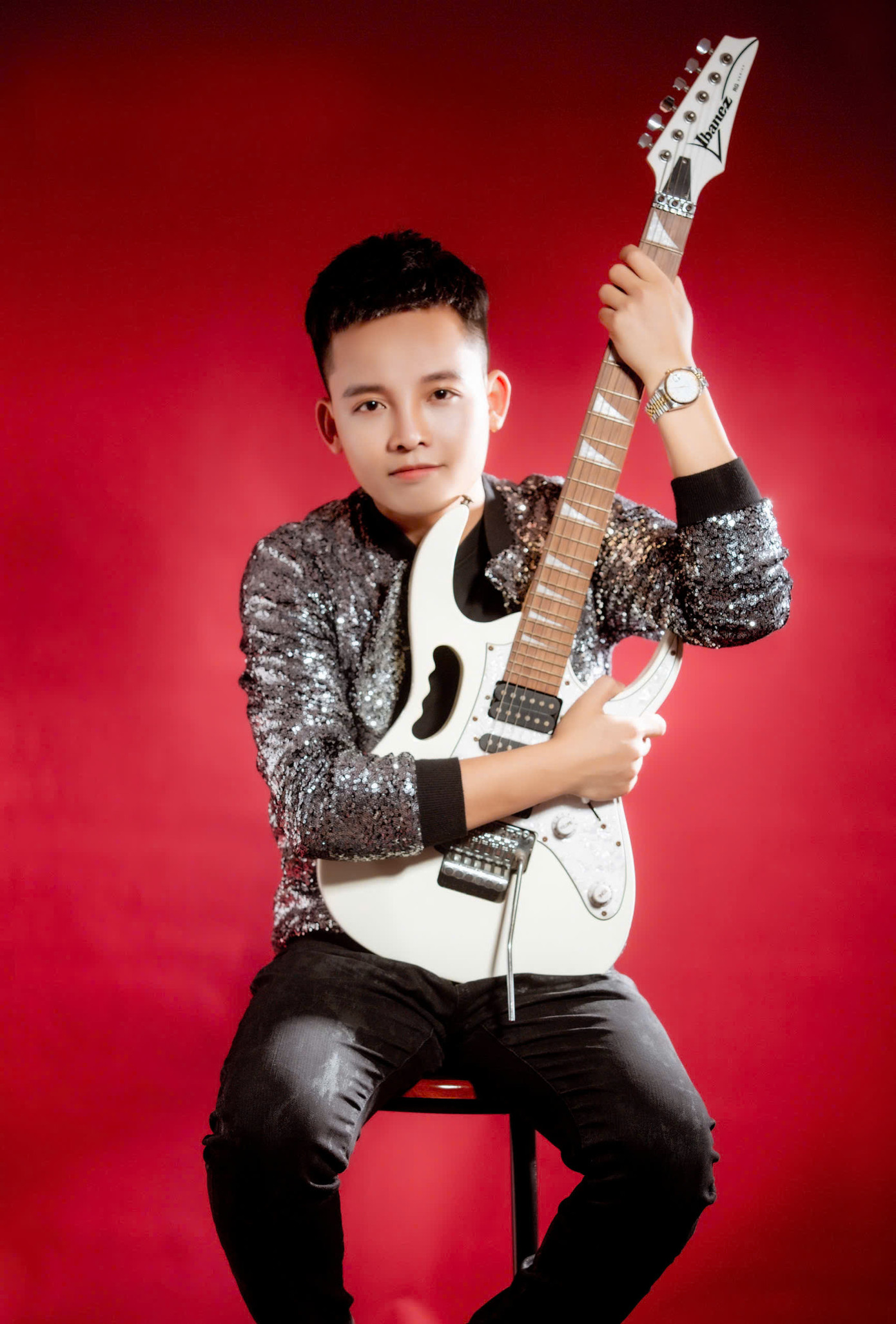 Ca sĩ Xuân Đức cho biết, chuỗi toạ đàm hướng nghiệp “Trường học hay Trường đời” là một chuỗi chương trình ý nghĩa. Ca sĩ Xuân Đức cho biết, chuỗi toạ đàm hướng nghiệp “Trường học hay Trường đời” là một chuỗi chương trình ý nghĩa.