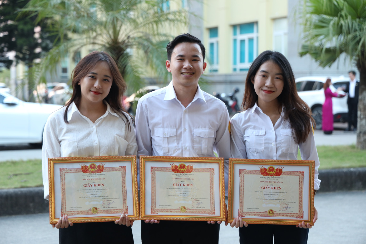 Minh Quân luôn đặt việc học tập lên hàng đầu. Minh Quân luôn đặt việc học tập lên hàng đầu.