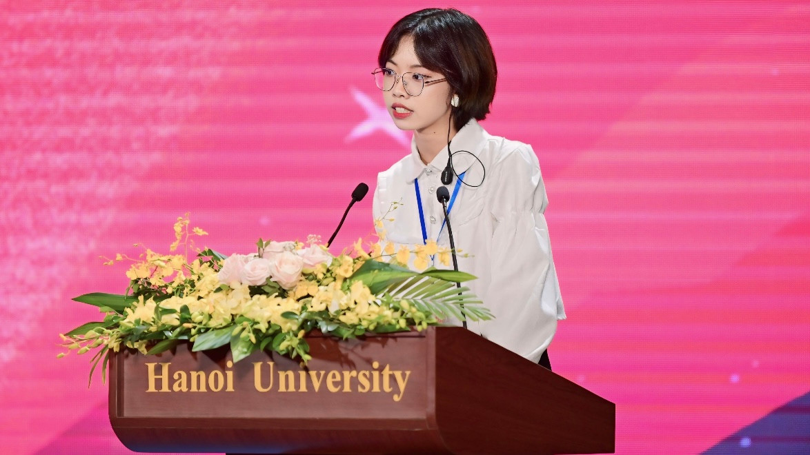 Phương nhắn gửi thông điệp tới các bạn trẻ: “Live as if you were to die tomorrow; learn as if you were to live forever”.