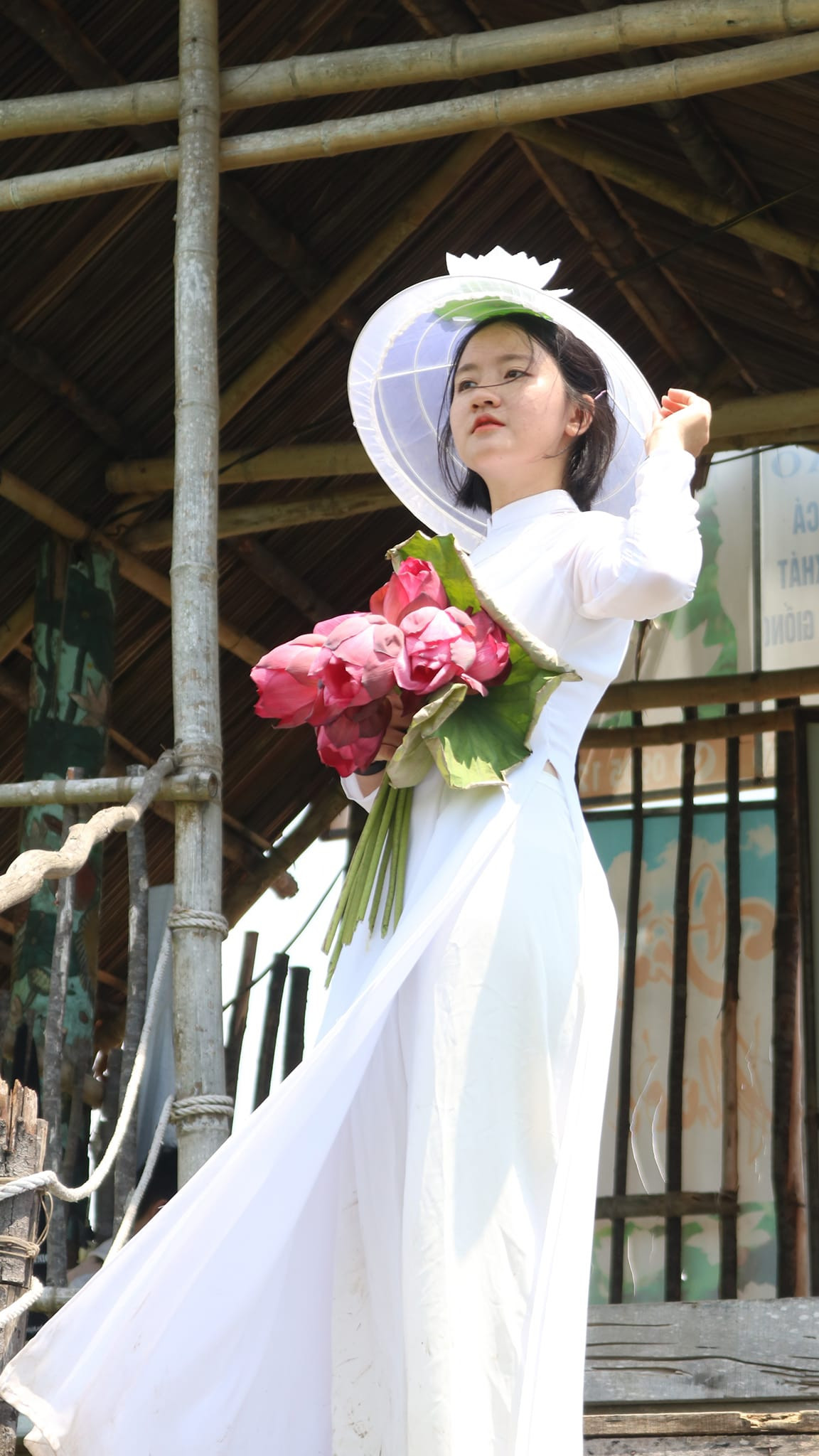 Chân dung nữ thủ khoa Nguyễn Thị Thuý Hiền. Chân dung nữ thủ khoa Nguyễn Thị Thuý Hiền.