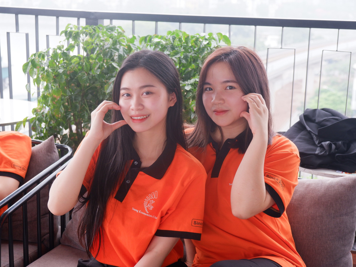 Nguyễn Thị Hiếu trong màu áo của Clb YEC. Nguyễn Thị Hiếu trong màu áo của Clb YEC.