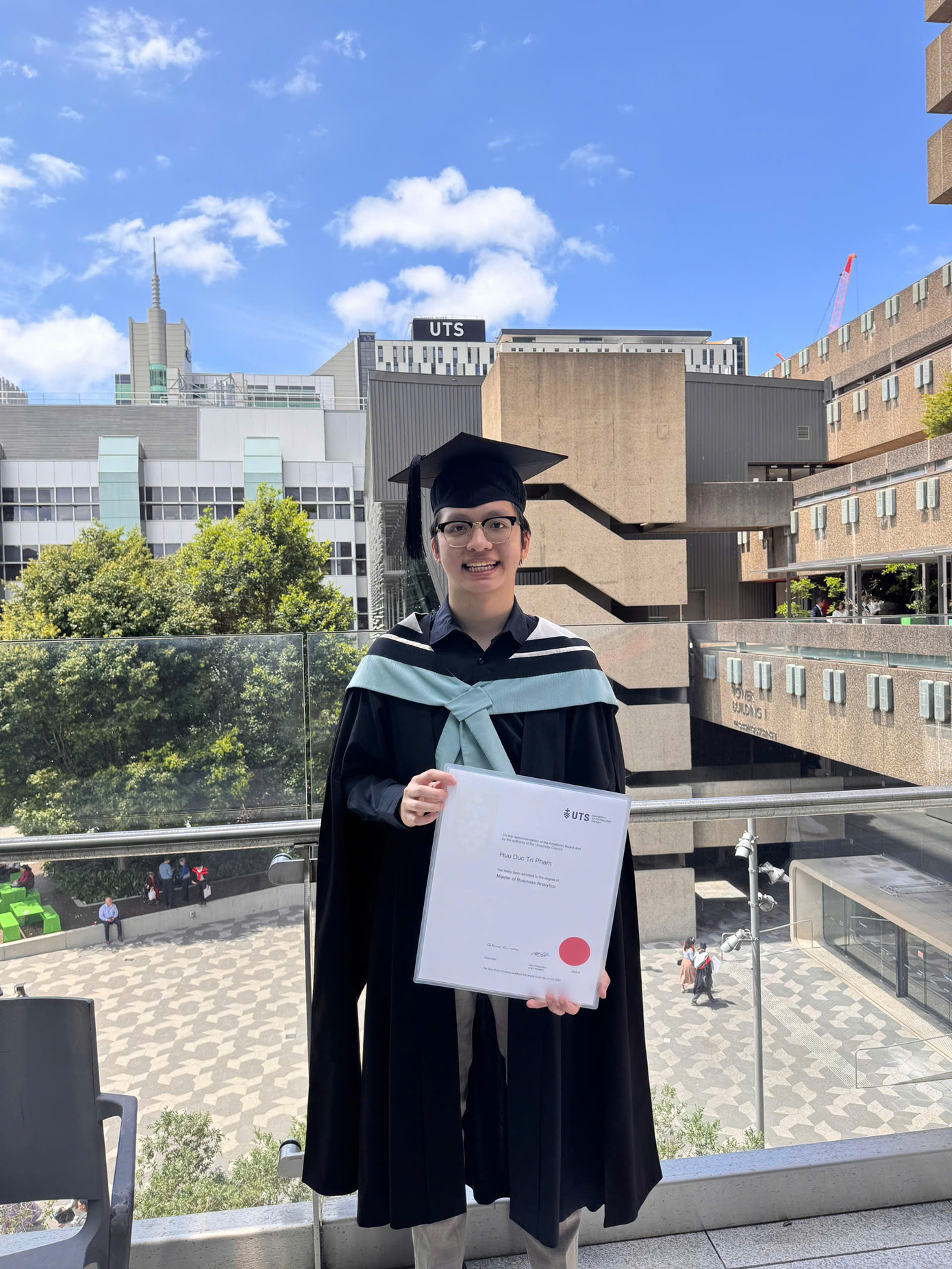 Tháng 11/2024, Đức Trí tốt nghiệp thạc sĩ chuyên ngành Phân tích kinh doanh tại Trường Đại học Công nghệ Sydney (Úc). Tháng 11/2024, Đức Trí tốt nghiệp thạc sĩ chuyên ngành Phân tích kinh doanh tại Trường Đại học Công nghệ Sydney (Úc).