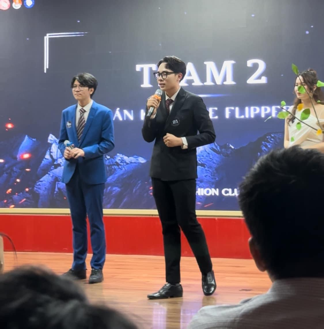 Phương Nam trong top 20 cuộc thi MC FIRE 2023.