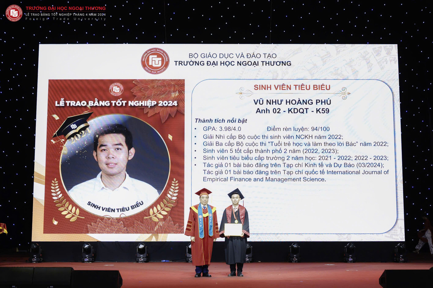 Hoàng Phú là một trong những sinh viên tiêu biểu toàn khóa 59 của Trường Đại học Ngoại thương.