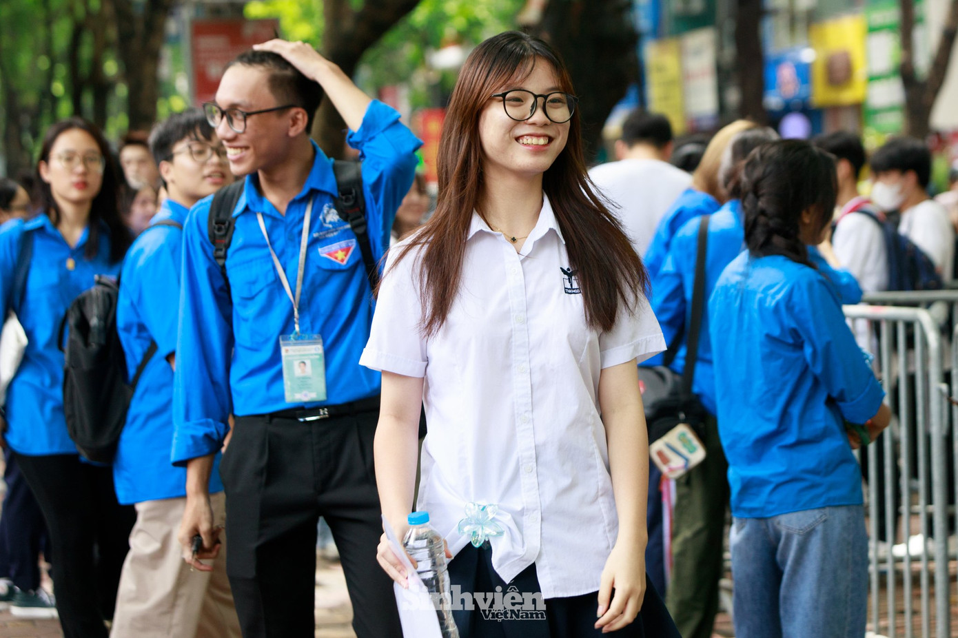 Sau khi kết thúc môn Ngữ văn, nhiều thí sinh phấn khởi, tự tin vào bài làm.