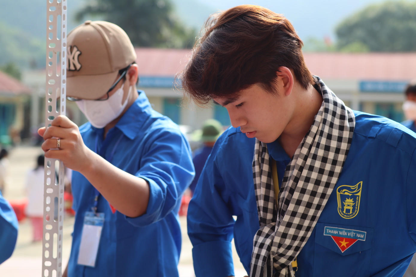 Sinh viên Lò Thái Sơn: Chàng trai 20 tuổi với hành trình lan tỏa yêu thương. Sinh viên Lò Thái Sơn: Chàng trai 20 tuổi với hành trình lan tỏa yêu thương.