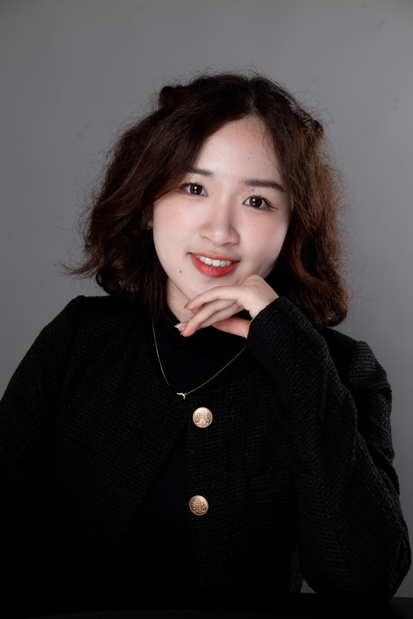 Trần Minh Huyền (sinh năm 2003) là sinh viên ngành Kinh doanh quốc tế, trường Đại học Kinh tế Quốc dân. Trần Minh Huyền (sinh năm 2003) là sinh viên ngành Kinh doanh quốc tế, trường Đại học Kinh tế Quốc dân.