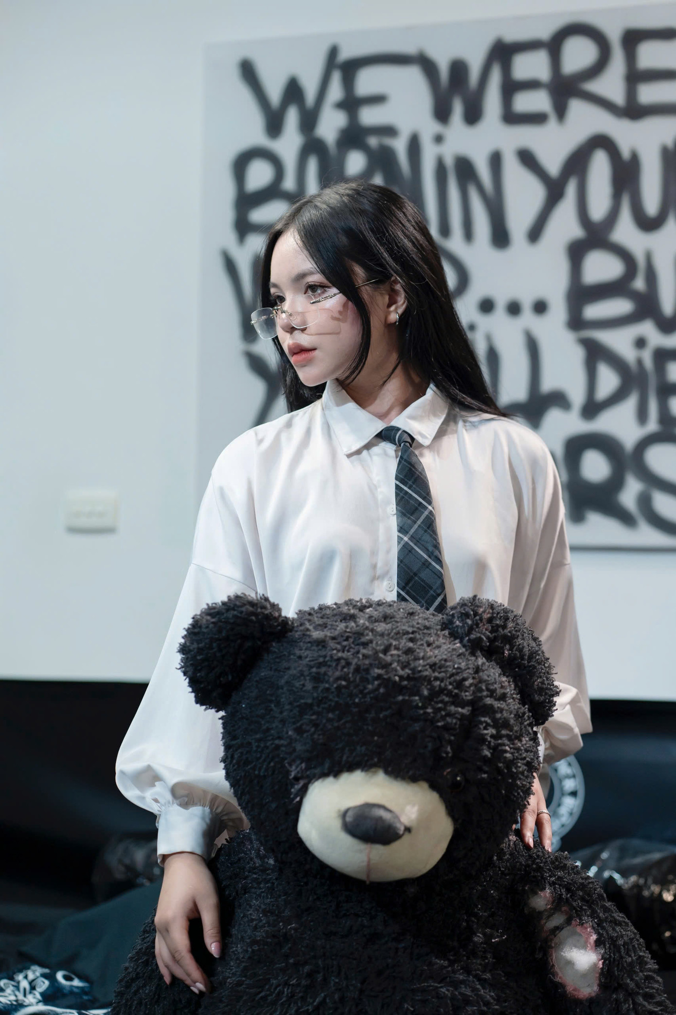 Cô đang trên con đường khẳng định bản thân trong lĩnh vực nghệ thuật mà mình yêu thích.