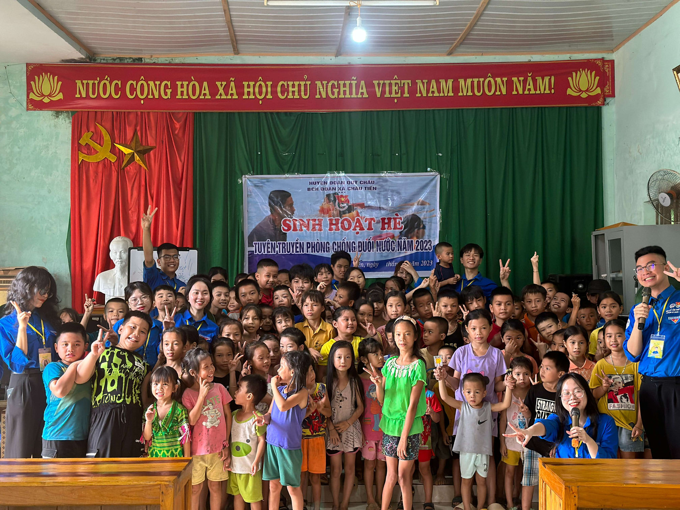 Dạy kỹ năng phòng chống đuối nước Chiến dịch Tình nguyện Mùa hè xanh 2023. Dạy kỹ năng phòng chống đuối nước Chiến dịch Tình nguyện Mùa hè xanh 2023.