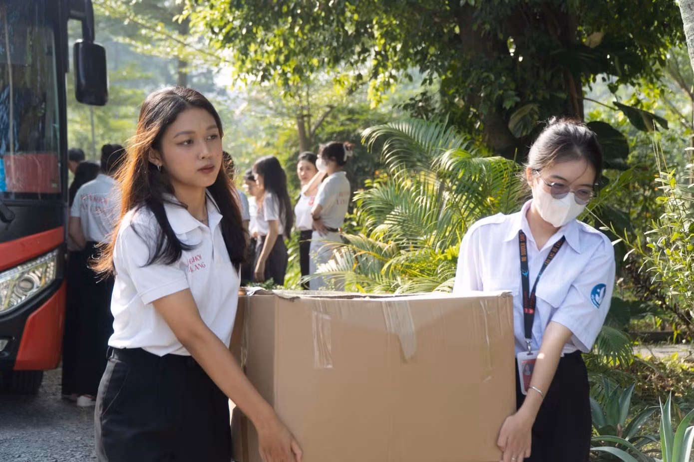 Hồng Vân tin rằng tham gia những hoạt động cộng đồng, tình nguyện sẽ giúp cô hoàn thiện hơn.