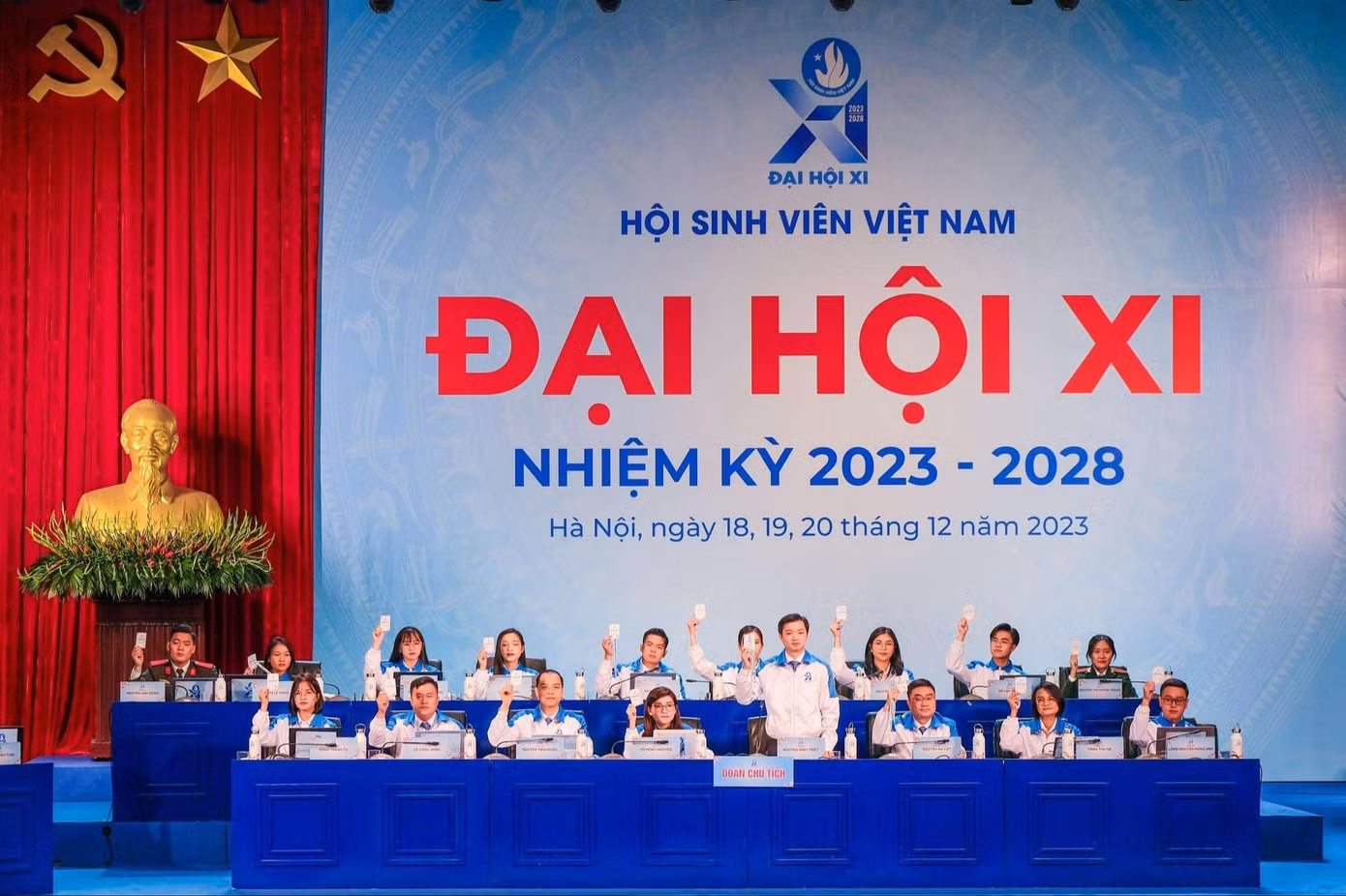 Phượng Hằng đang là Ủy viên Ban Chấp hành Trung ương Hội Sinh viên Việt Nam.