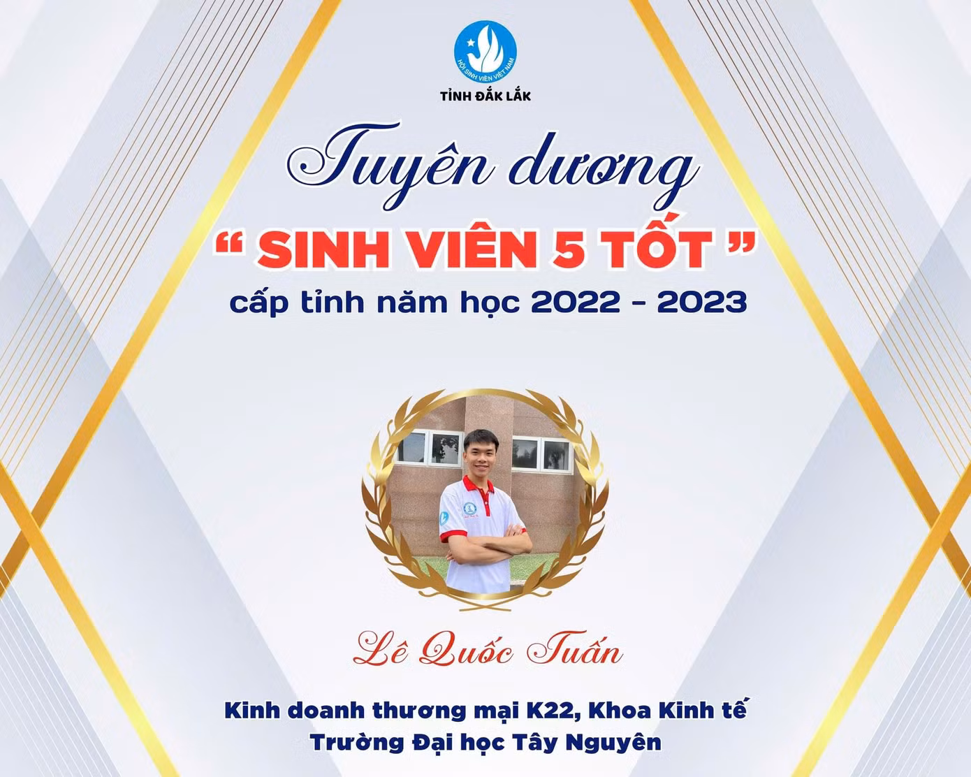 Quốc Tuấn nhận danh hiệu Sinh viên 5 tốt cấp tỉnh năm học 2022-2023.