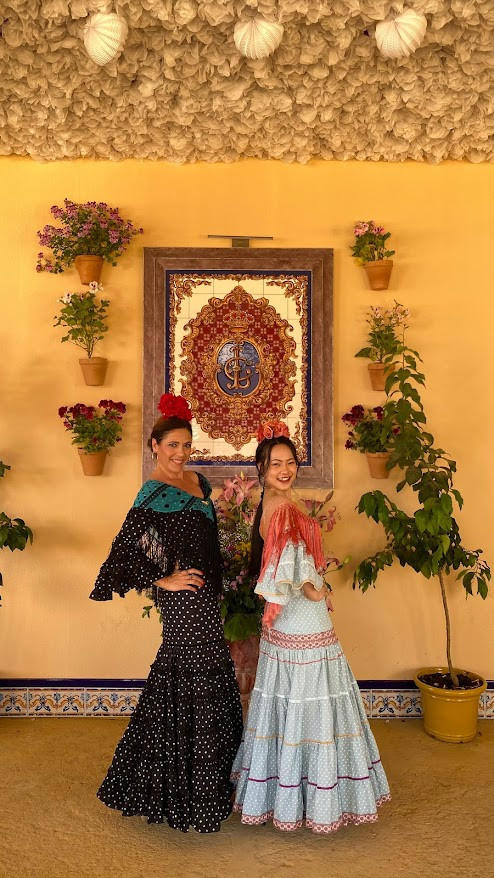 Thảo Vân trong trang phục truyền thống của Tây Ban Nha - Flamenco tại Lễ Hội Feria - Sevilla.