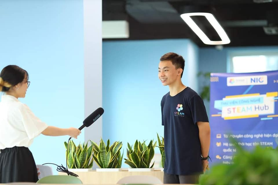 Việt Anh là đại sứ sinh viên cho tổ chức STEAM For VietNam.