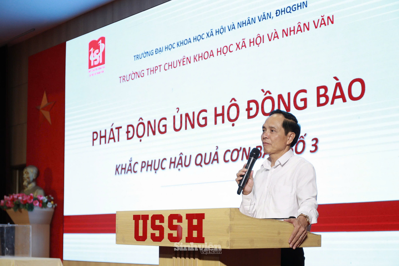 Tại buổi phát động, PGS. TS Nguyễn Quang Liệu - Hiệu trưởng Trường THPT Chuyên KHXH&amp;NV bày tỏ sự xúc động, tiếc thương và sẻ chia trước những thiệt hại của người dân chịu ảnh hưởng của cơn bão số 3. Thầy mong muốn các thế hệ học sinh tiếp nối và lan toả truyền thống tương thân tương ái của người Việt Nam. Qua buổi lễ, số tiền quyên góp, ủng hộ sẽ được chuyển tới những sinh viên của Trường Đại học KHXH&amp;NV đang gặp khó khăn, gia đình nằm trong vùng lũ lụt, sạt lở.