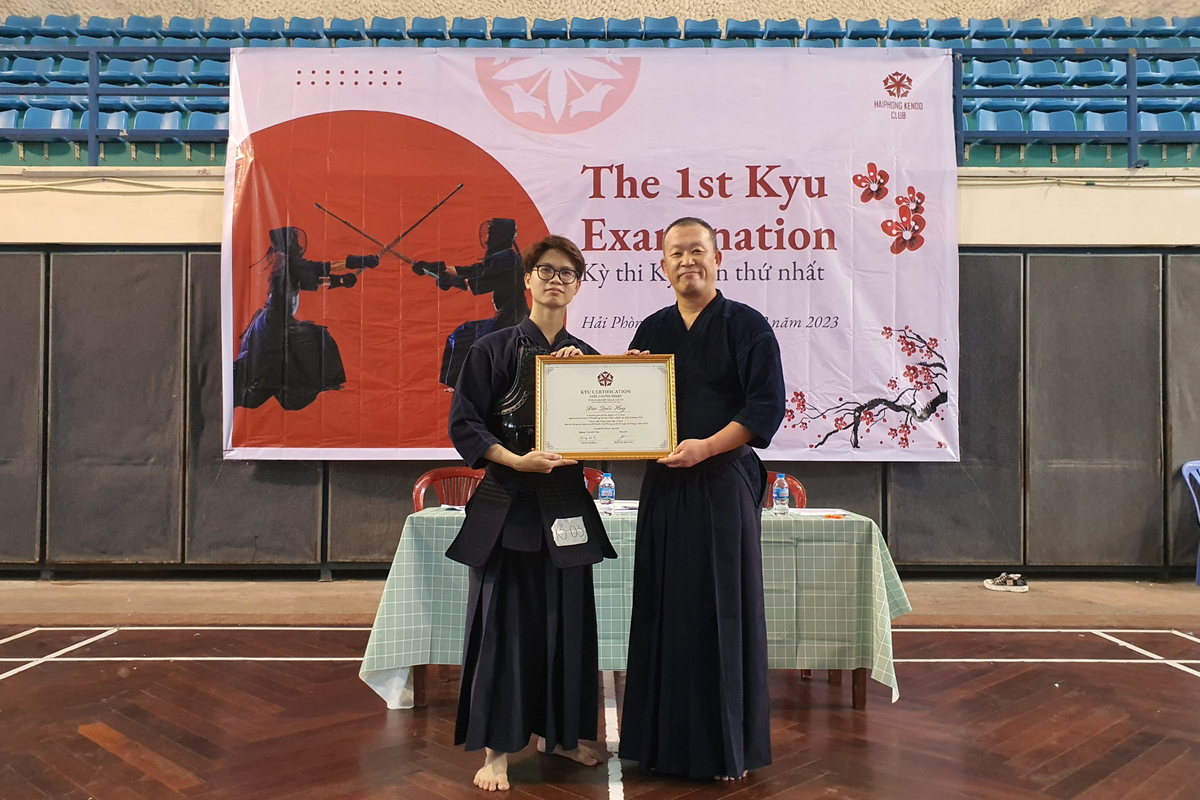 Huy tại kỳ thi Kyu (thi lên đẳng của Kendo) đầu tiên tại Hải Phòng, cậu hiện đang ở cấp Kyu 2. Huy tại kỳ thi Kyu (thi lên đẳng của Kendo) đầu tiên tại Hải Phòng, cậu hiện đang ở cấp Kyu 2.