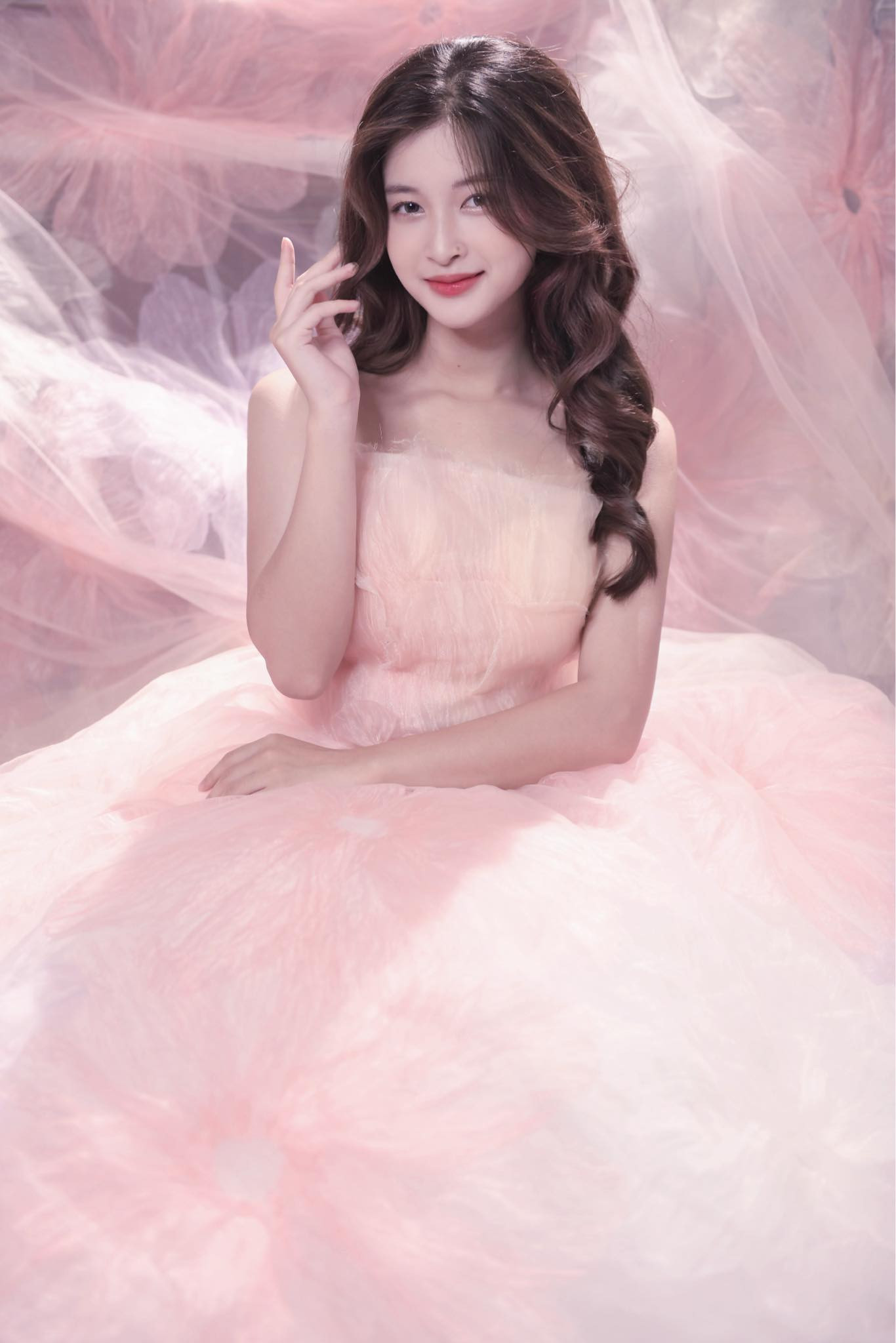 Tạ Thị Thảo Vân là sinh viên lớp CQ59/02.01, chuyên ngành Thuế thuộc Khoa Thuế và Hải quan của Học viện Tài chính. Tạ Thị Thảo Vân là sinh viên lớp CQ59/02.01, chuyên ngành Thuế thuộc Khoa Thuế và Hải quan của Học viện Tài chính.