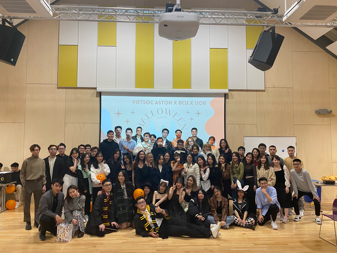 Tất cả sinh viên người Việt tại thành phố Birmingham trong sự kiện Halloween 2022.