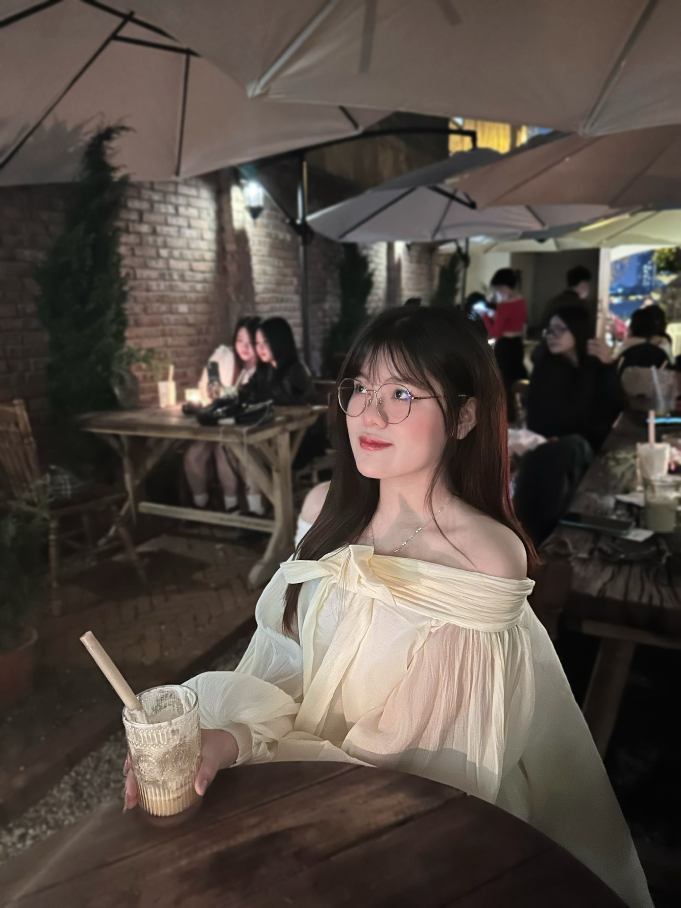 Mây tốn 4 tháng tiền lương để ôn thi Tiếng Anh cấp tốc. Mây tốn 4 tháng tiền lương để ôn thi Tiếng Anh cấp tốc.