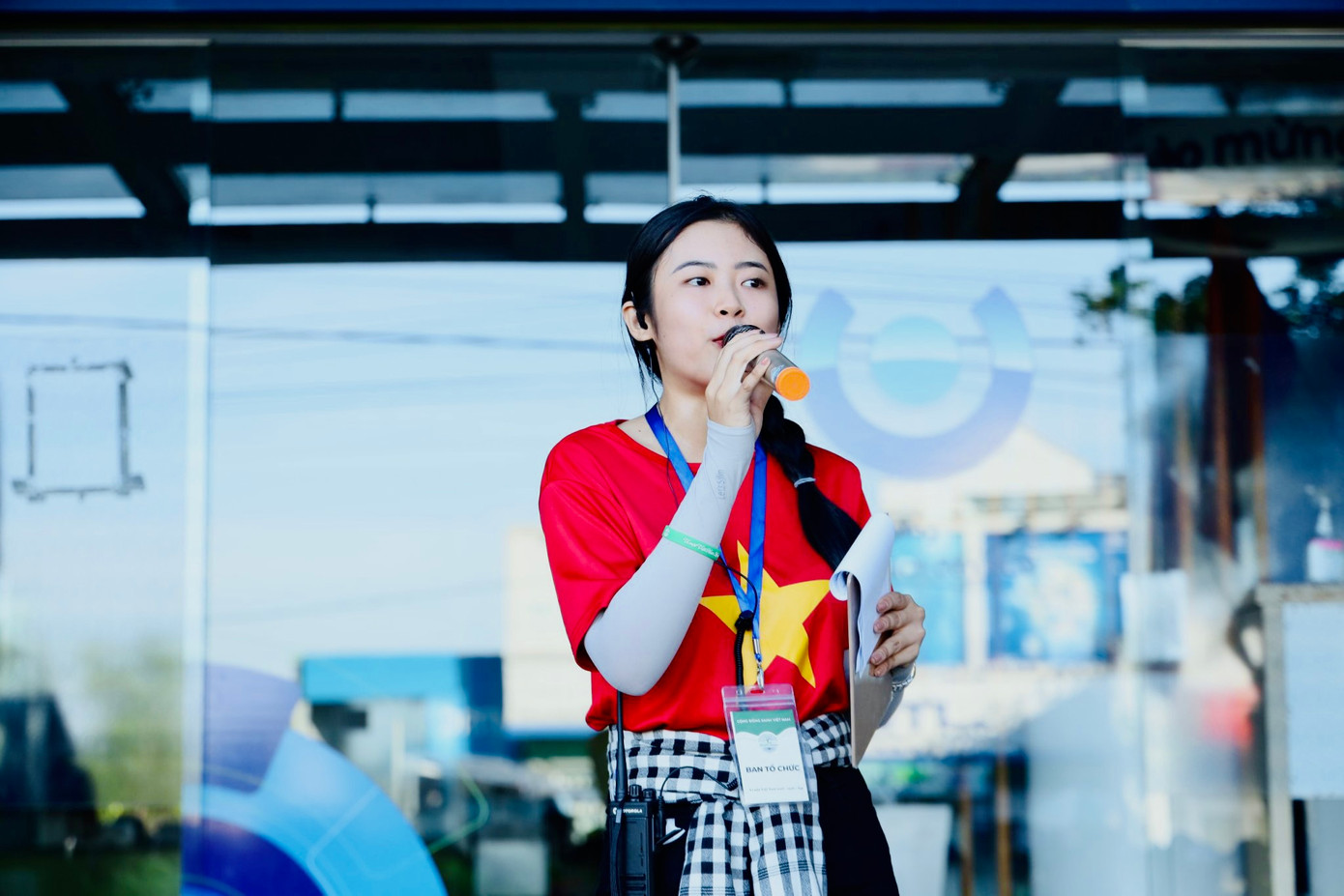 Trang hiện là MC tại Xanh Việt Nam và thành viên của CLB EMC - Câu lạc bộ MC song ngữ trực thuộc Nhà văn hóa Thanh niên. Trang hiện là MC tại Xanh Việt Nam và thành viên của CLB EMC - Câu lạc bộ MC song ngữ trực thuộc Nhà văn hóa Thanh niên.