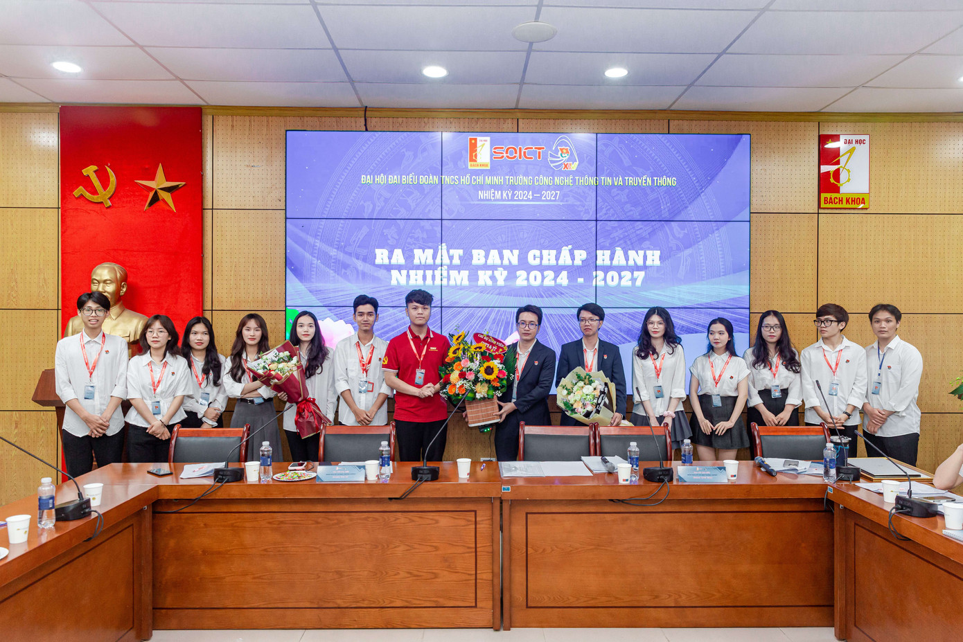 Minh Ngọc luôn tích cực trong các hoạt động ngoại khóa. Minh Ngọc luôn tích cực trong các hoạt động ngoại khóa.