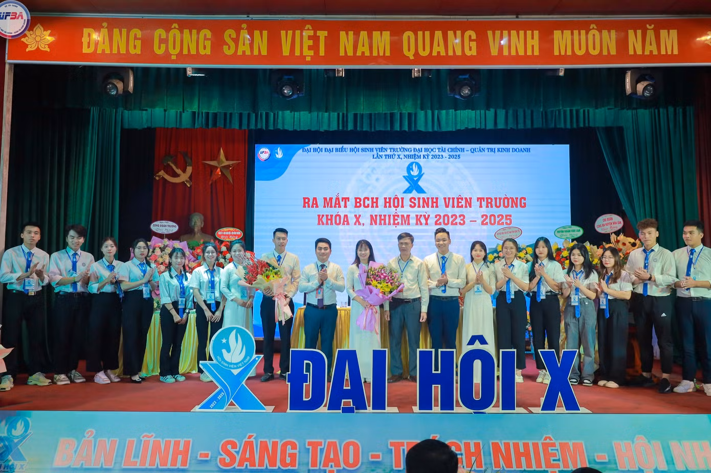 Thành Long được tín nhiệm giữ chức vụ Phó Chủ tịch Hội Sinh viên trường ĐH Tài chính - Quản trị kinh doanh.