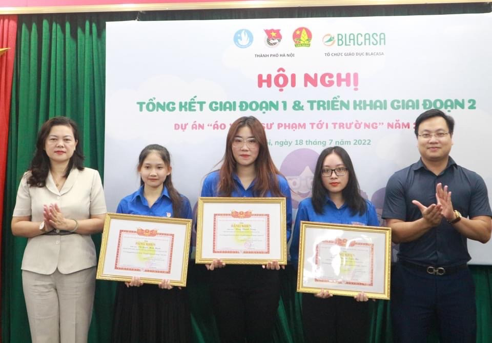 Tuyết Mai là một trong những sinh viên gương mẫu, luôn đi đầu trong các công tác Đoàn - Hội tại trường.