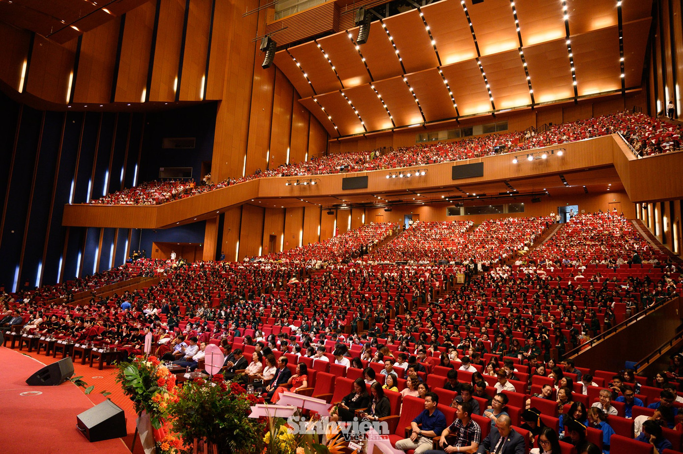 Toàn cảnh Hội trường lễ tốt nghiệp tại Trung tâm Hội nghị quốc gia.