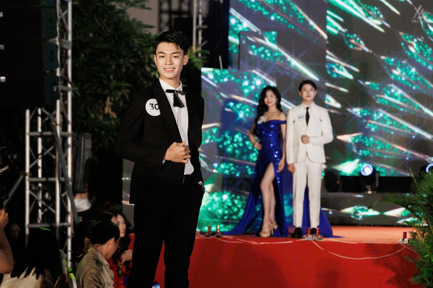 Lâm Quốc Dũng đăng quang ngôi vị Nam vương cuộc thi Sinh viên Thanh lịch 2024.