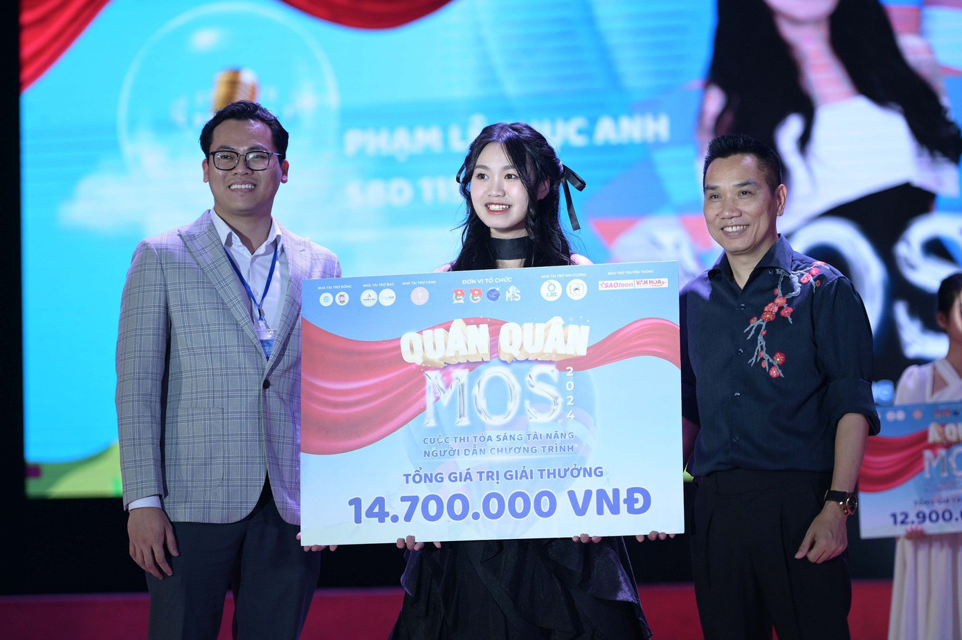 Giây phút Thục Anh chạm đến danh hiệu Quán quân MC On Stage 2024.