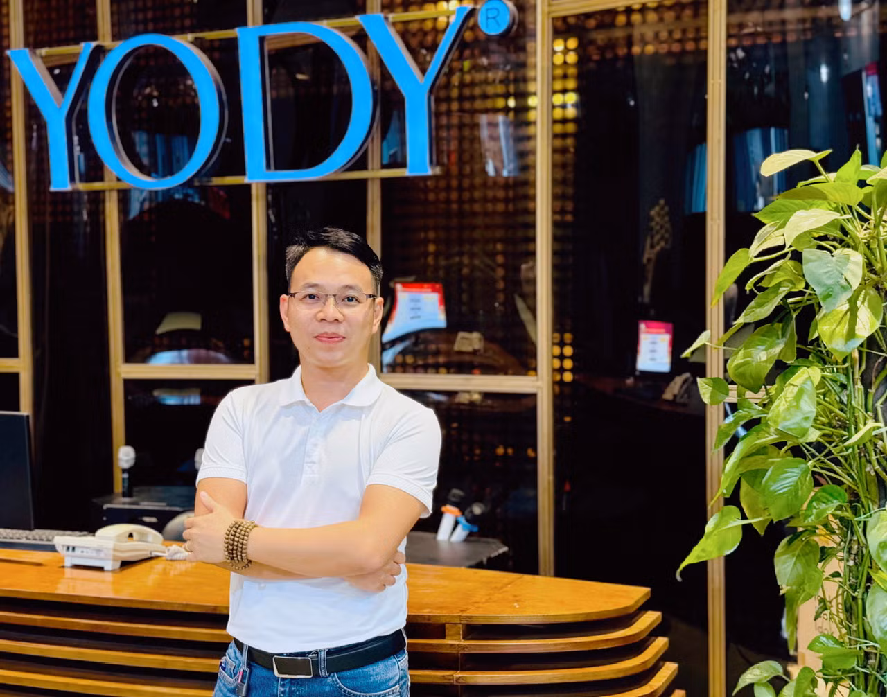 Anh Nguyễn Văn Đạt - Một trong số 5 diễn giả khách mời tại talkshow "Chuyển đổi việc làm: Cơ hội, thách thức cho người lao động và doanh nghiệp" do trường Đại học Khoa học Xã hội &amp; Nhân văn - ĐHQG Hà Nội tổ chức.