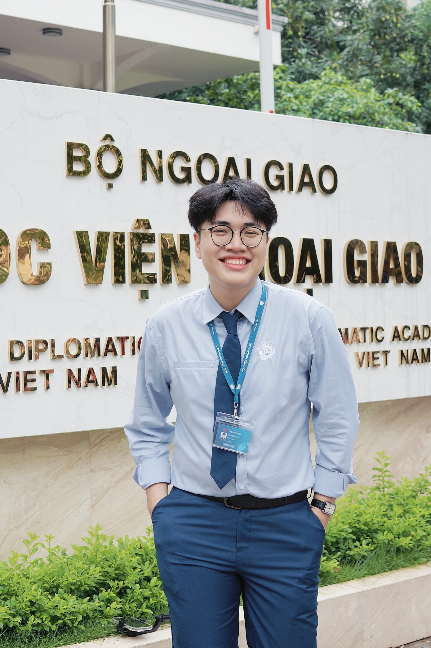 Hoàng Đức Huy (sinh năm 2002) là sinh viên ngành Quan hệ quốc tế, Học viện Ngoại giao.