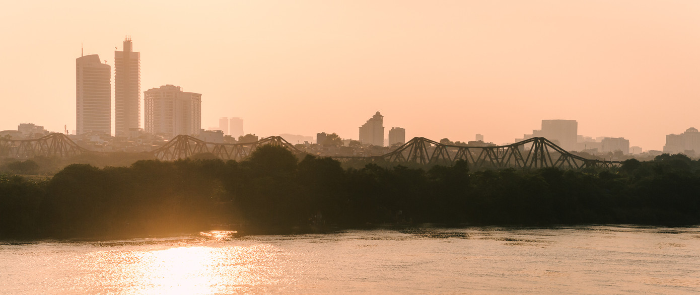 Cầu Long Biên đã hơn 120 năm tuổi, là biểu tượng, niềm tự hào của Thủ đô Hà Nội.