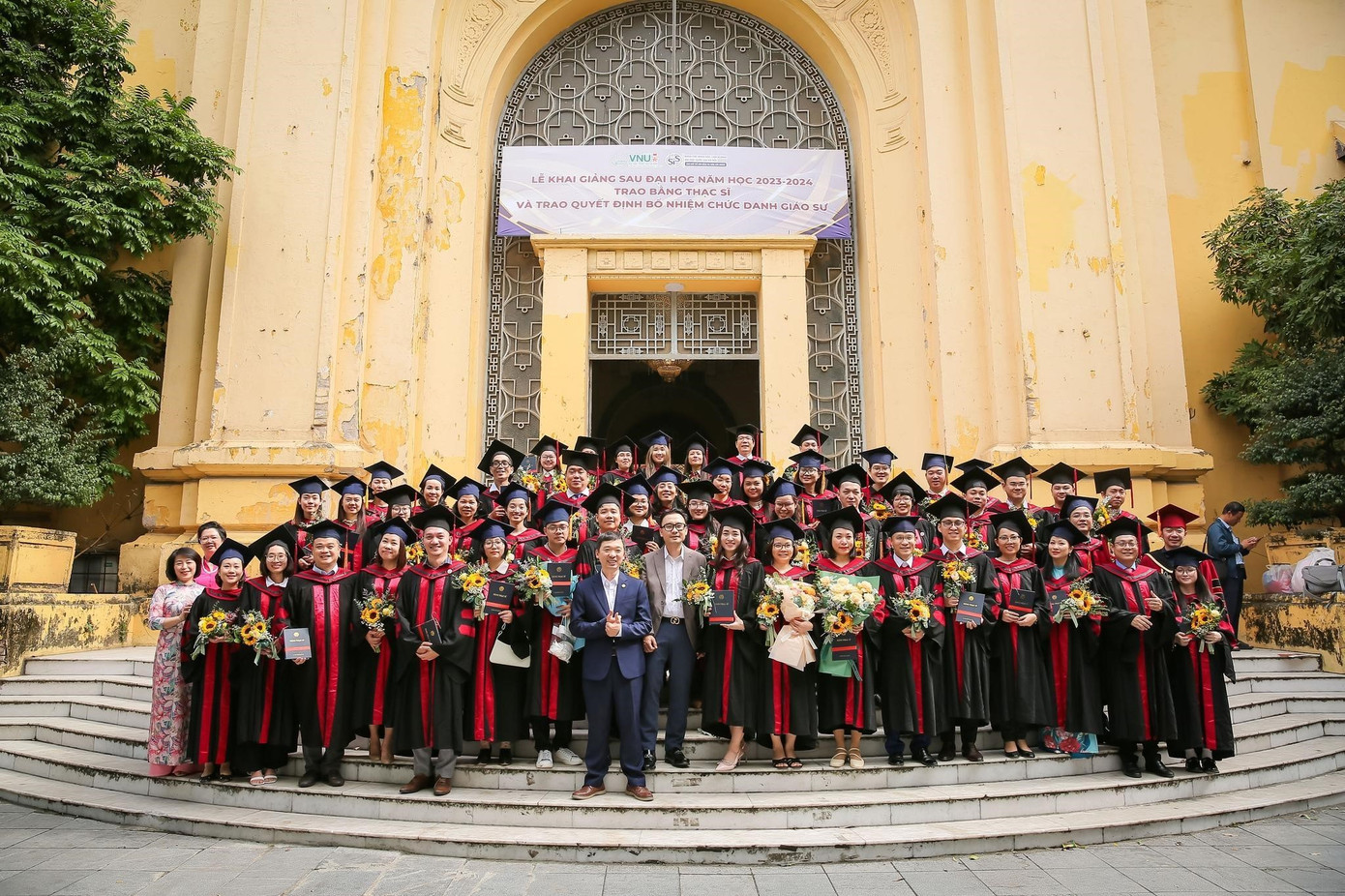 VNU-SIS cung cấp các chương trình đào tạo từ Cử nhân, Thạc sĩ đến Tiến sĩ.