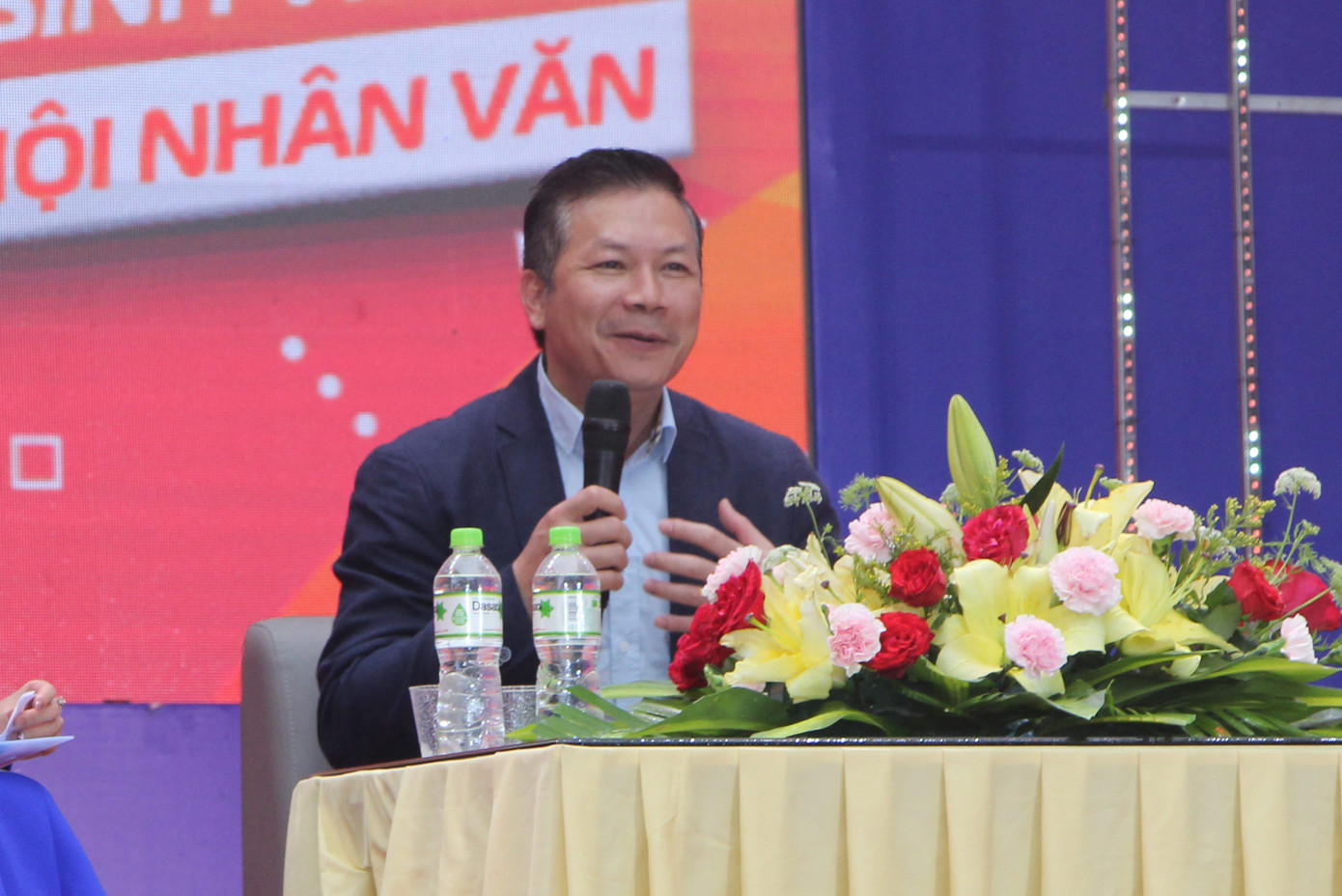 Shark Hưng cho rằng những ngành học càng đặc thù càng có nhiều cơ hội trong khởi nghiệp. (Ảnh: Phạm Dinh) Shark Hưng cho rằng những ngành học càng đặc thù càng có nhiều cơ hội trong khởi nghiệp. (Ảnh: Phạm Dinh)